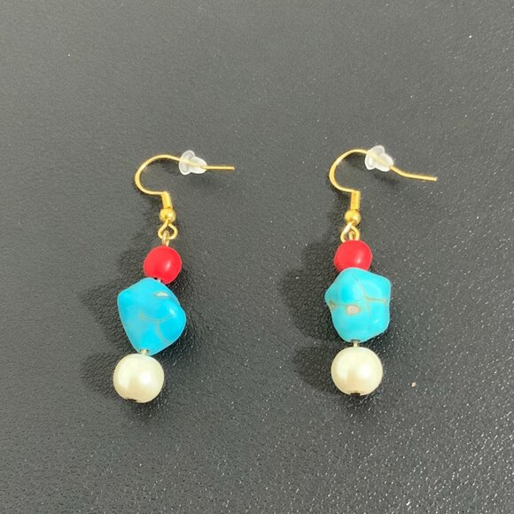 Turquoise Red Howlite & Pearl Pierced Earrings - Picture 3 of 4